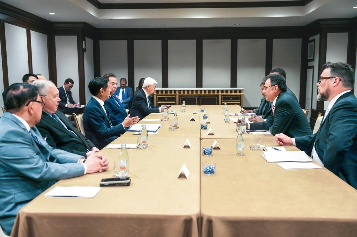 MARCOS MEETS GOOGLE EXECS President Ferdinand Marcos Jr. (left, center) meets with Google executives who are committed to supporting micro, small, and medium enterprises (MSME) in the Philippines to grow their businesses. The meeting took place in Washington D.C. on Friday, April 12, 2024 during the President's two-day visit where he met with US President Joe Biden and Japanese Prime Minister Fumio Kishida in a trilateral summit aimed at boosting the allies economic and defense cooperation. PHOTO COURTESY OF MPC