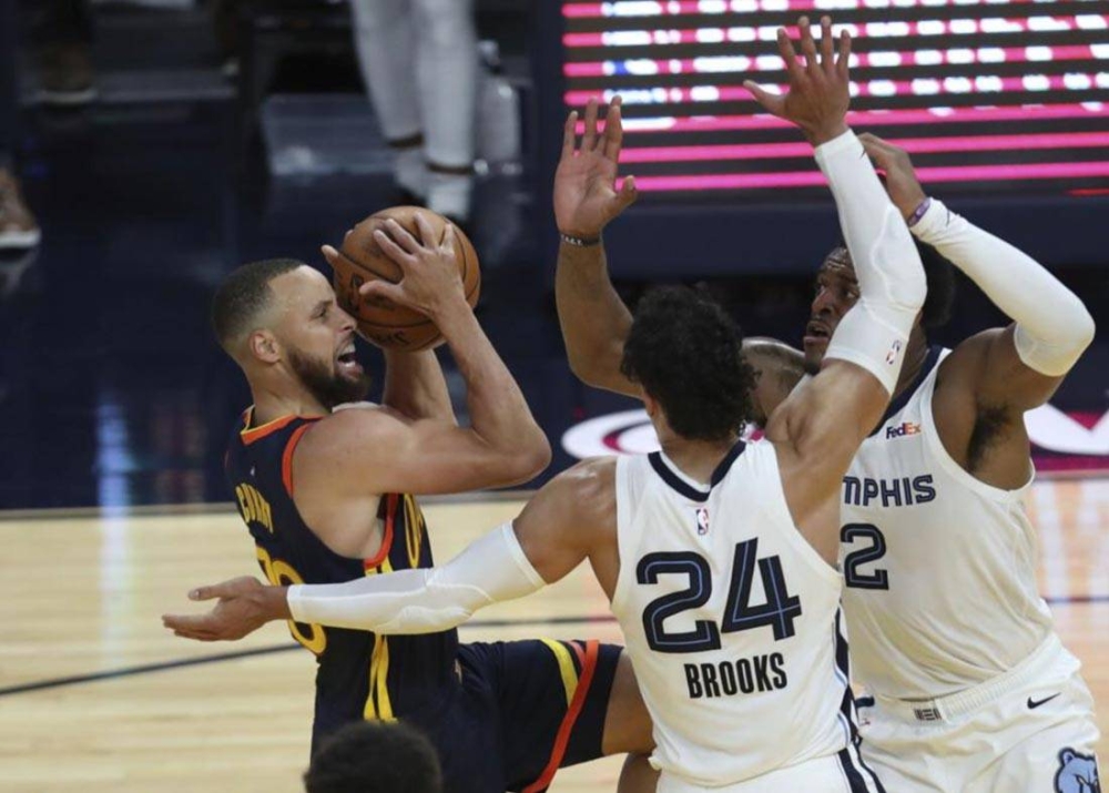 Grizzlies Oust Warriors In OT To Earn No. 8 Seed | The Manila Times