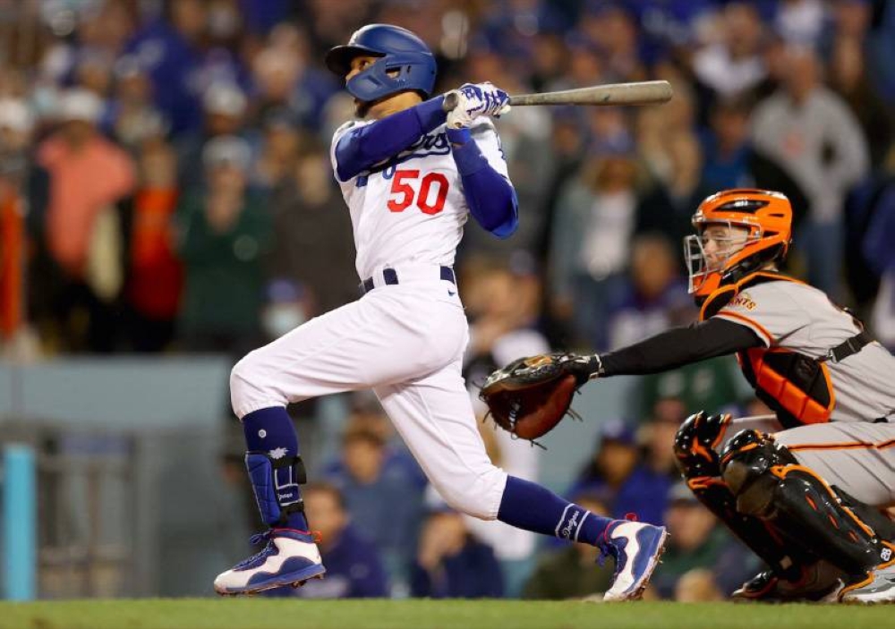 Dodgers gamble and beat Giants to force decisive NLDS Game 5 - Los