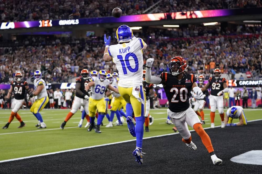 Kupps Late Td Lifts Rams Over Bengals 23 20 In Super Bowl The Manila Times 