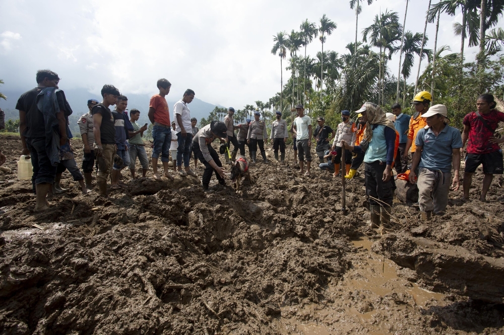 Gempa berkekuatan 6,7 SR mengguncang pulau Indonesia