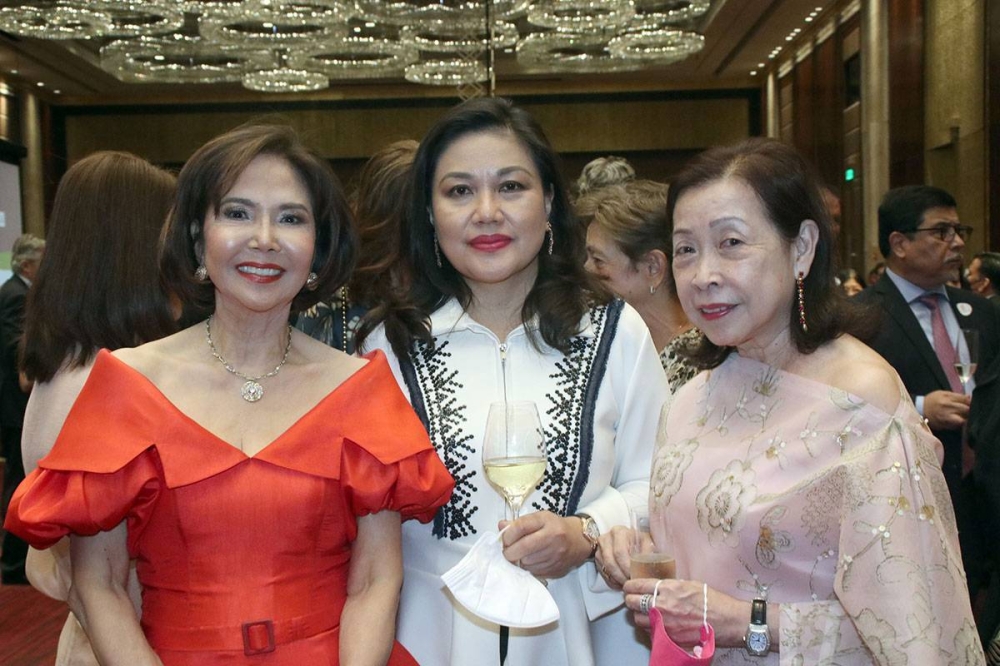  Fortune Ledesma, Honeylet Avancena, Louie Locsin