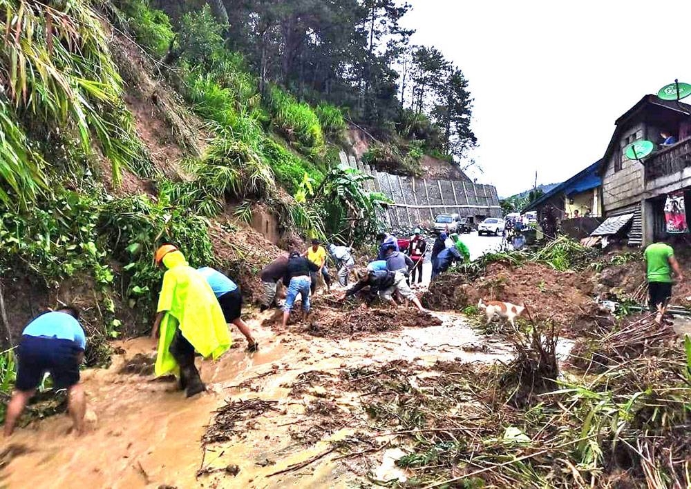 500 Landslide Victims Given P1 M Relief Aid The Manila Times