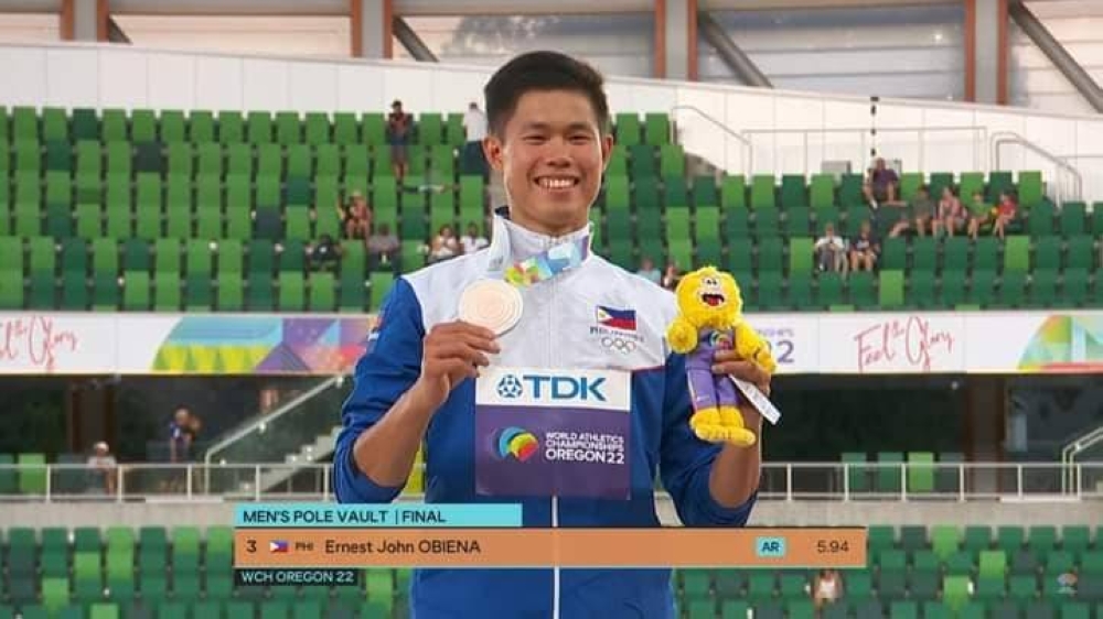 Obiena resets PH record, wins bronze at World Athletics | The Manila Times