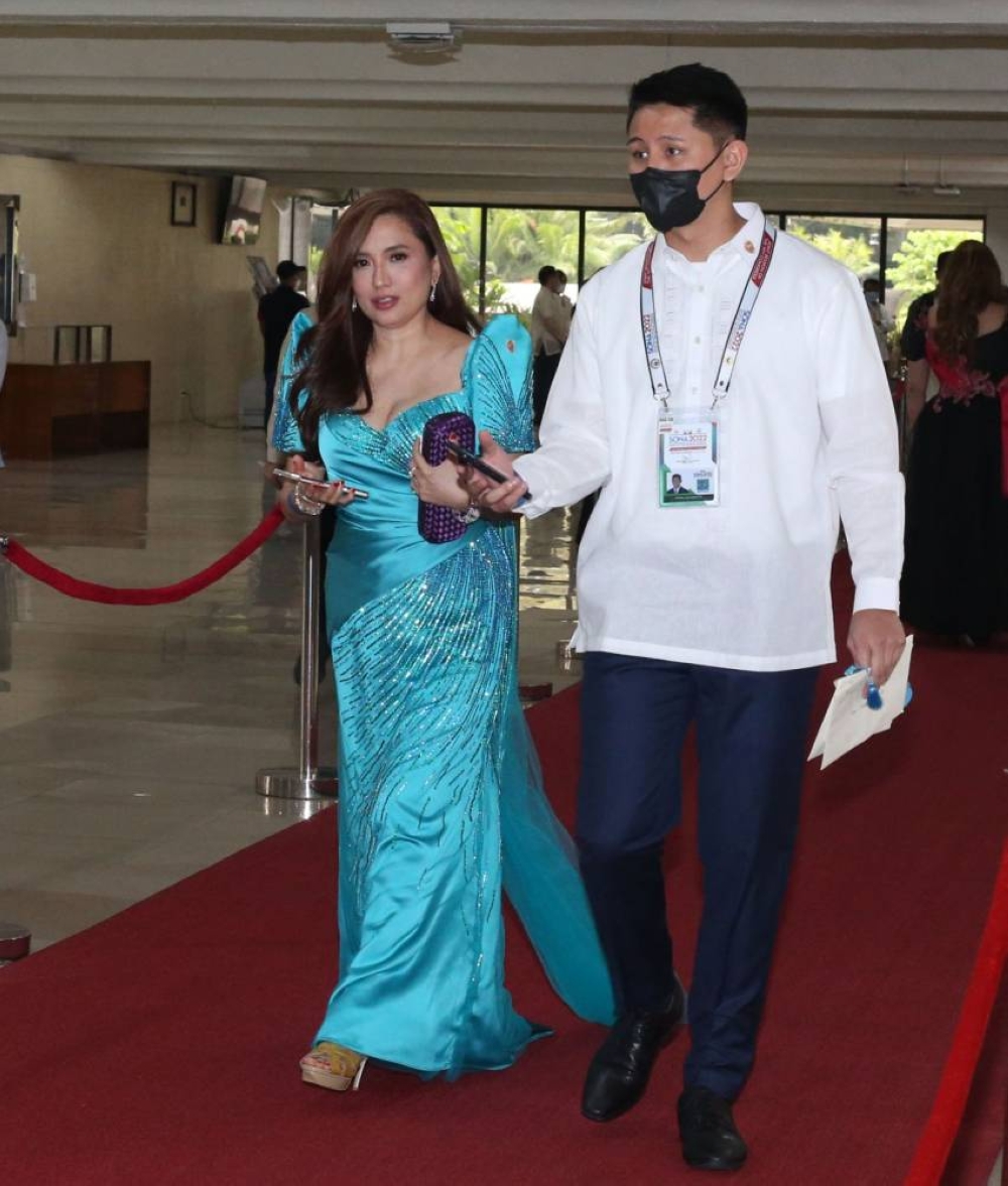 Simple glam on the SONA red carpet - PressReader