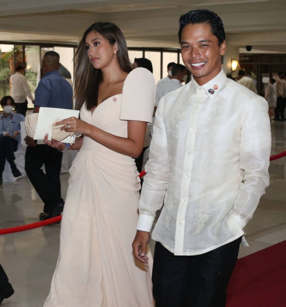 Simple glam on the SONA red carpet - PressReader