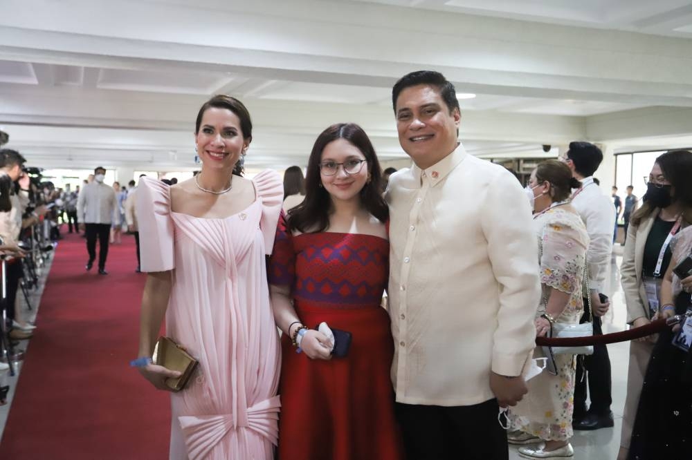 Simple glam on the SONA red carpet - PressReader