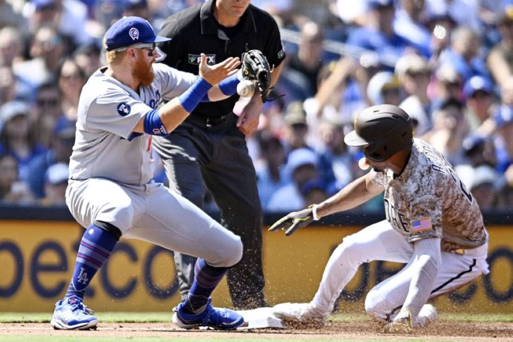 Scenes from Petco Park as the Padres topple the Dodgers, clinch a spot in  the NLCS - The San Diego Union-Tribune