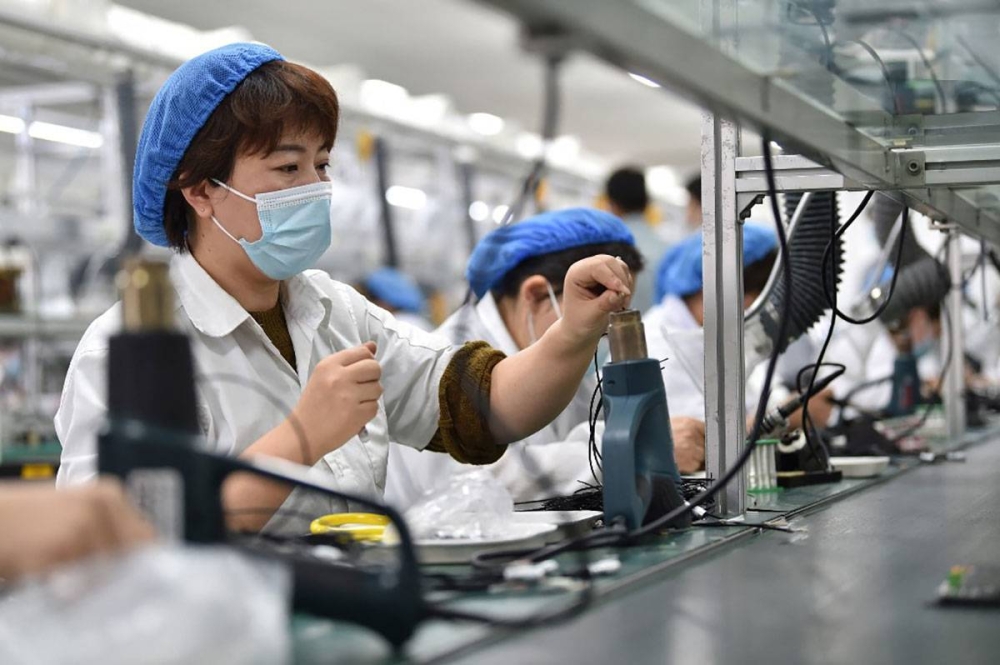 China factory gate prices dip, first in nearly 2 years | The Manila Times