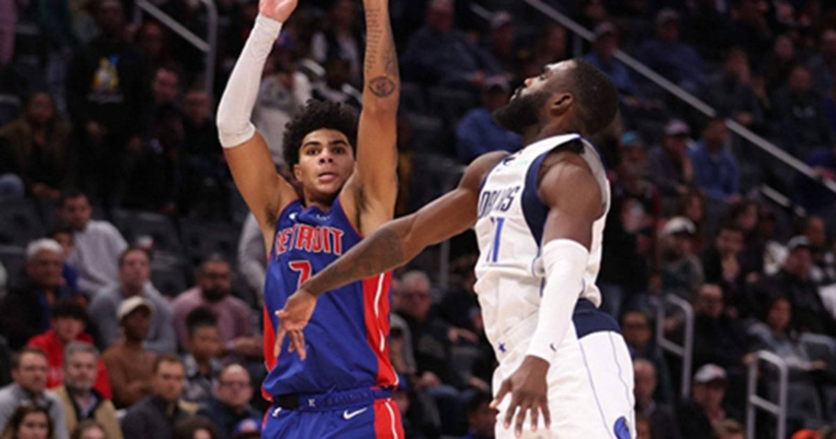 Hayes leads Pistons to overtime victory over Mavericks – The Oakland Press