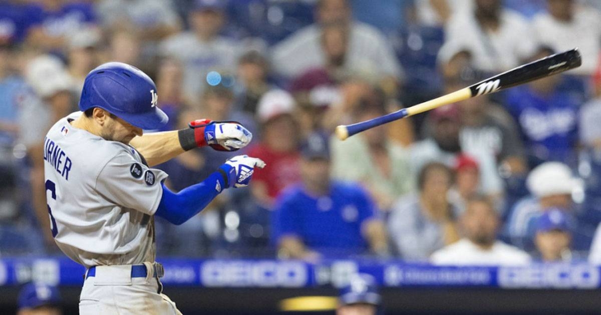 FAB PHILS FANS GAVE TREA TURNER STANDING O BEFORE EVERY AT-BAT