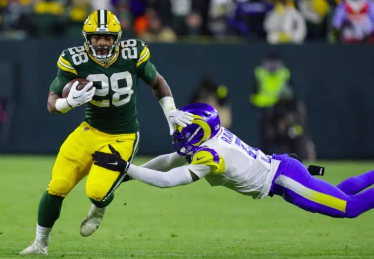 Packers keep playoff hopes alive in NFL