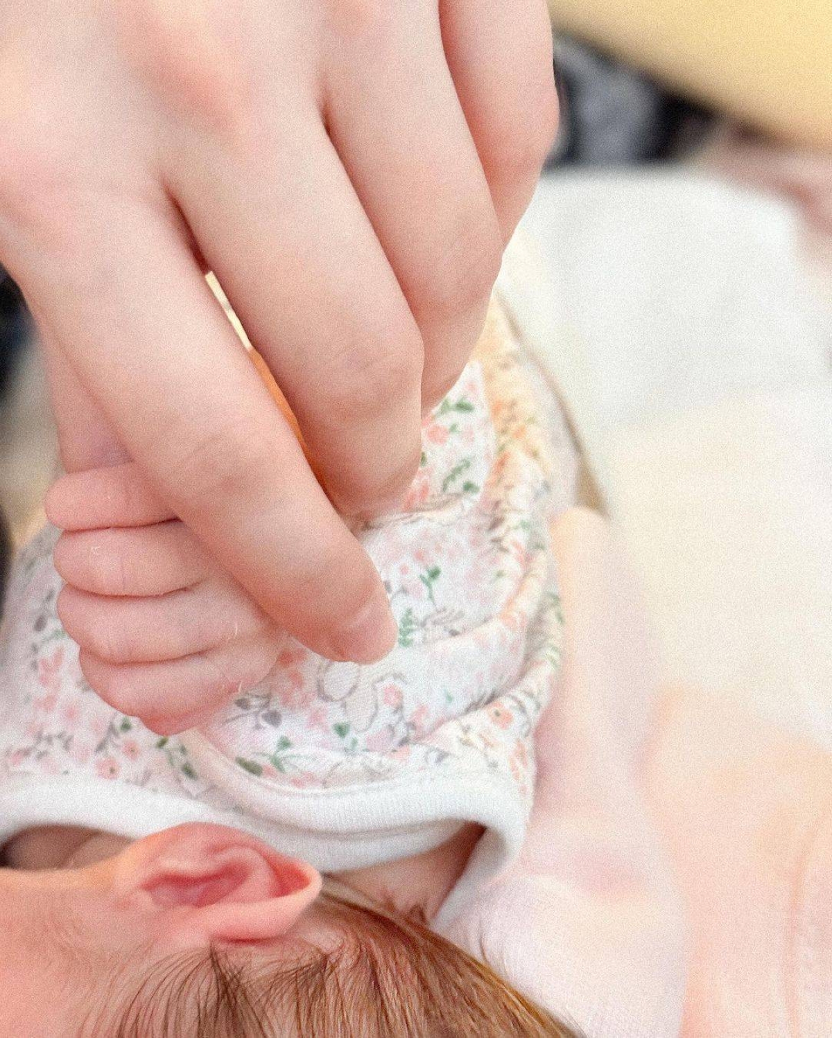 SNEAK PEEK The celebrity couple shows a glimpse of their daughter, Rosie. INSTAGRAM PHOTOS FROM LUIS MANZANO, JESSY MENDIOLA