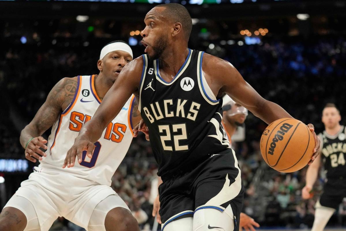 Bucks outlast Suns for 14th consecutive victory | The Manila Times