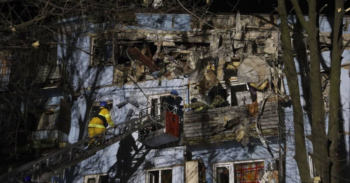 Russian strike on Zaporizhzhia apartment block kills 3 | The Manila Times