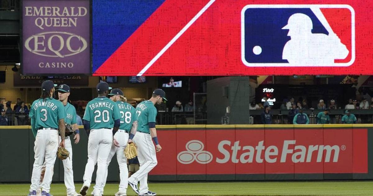 Baseball's new rules to speed up games get mixed reception