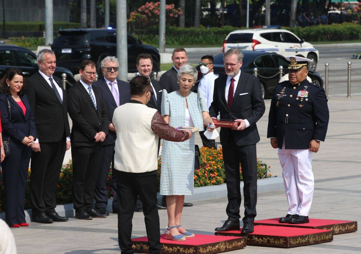 Czech Prime Minister Fiala Honors Rizal The Manila Times   181122 