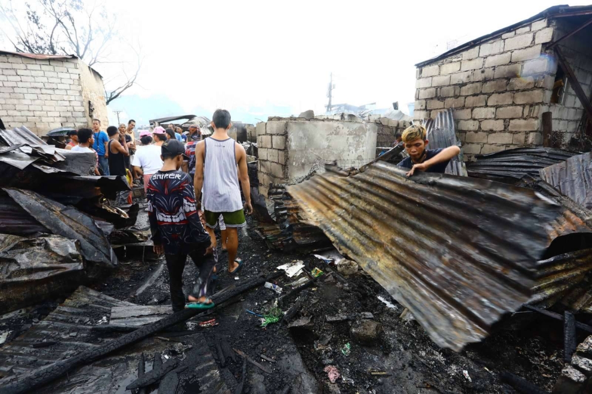 Fire hits homes in Las Piñas subdivision | The Manila Times