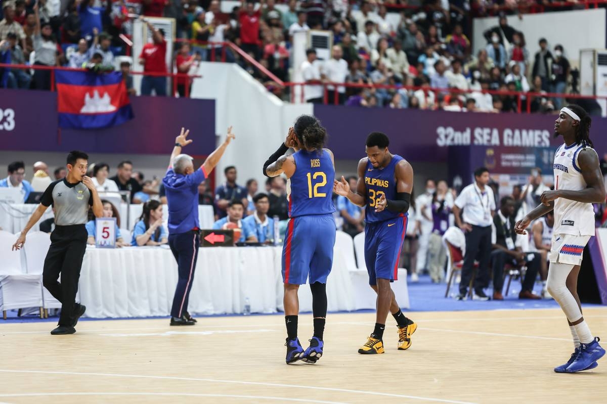 Gilas Pilipinas celebrates after reclaiming the gold medal in the 32nd Southeast Asian Games men’s basketball on Tuesday, May 16, 2023, in Phnom Penh, Cambodia. PHOTO BY RIO DELUVIO