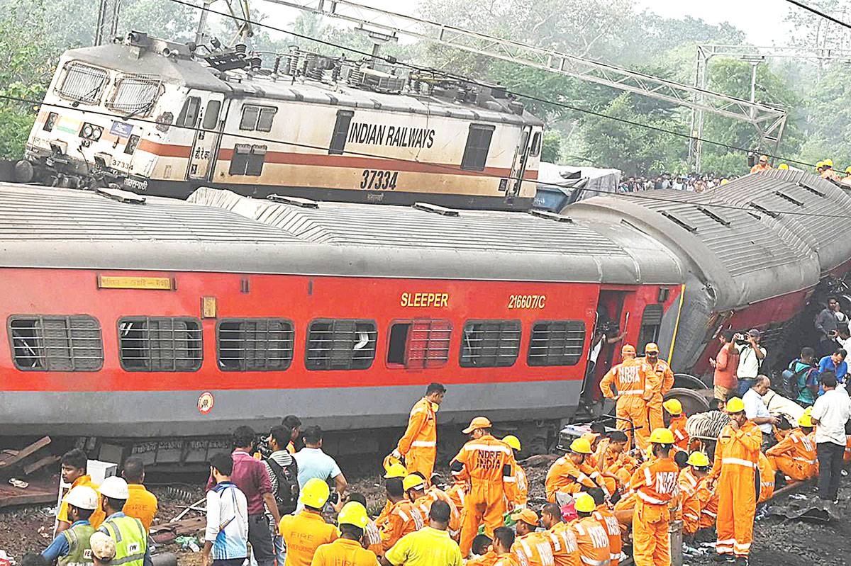 Close To 300 Killed In India Train Crash The Manila Times