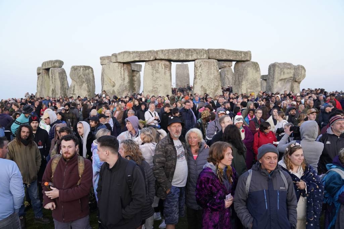 Summer Solstice At Stonehenge Draws Crowds The Manila Times