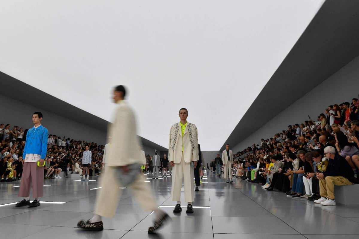 Sci-fi Dior show boldly puts focus on 'real clothes' | The Manila Times