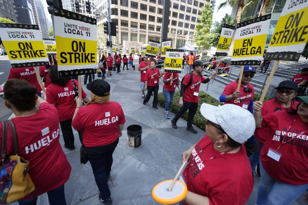 Thousands Of Hotel Workers In Southern California On Strike The 