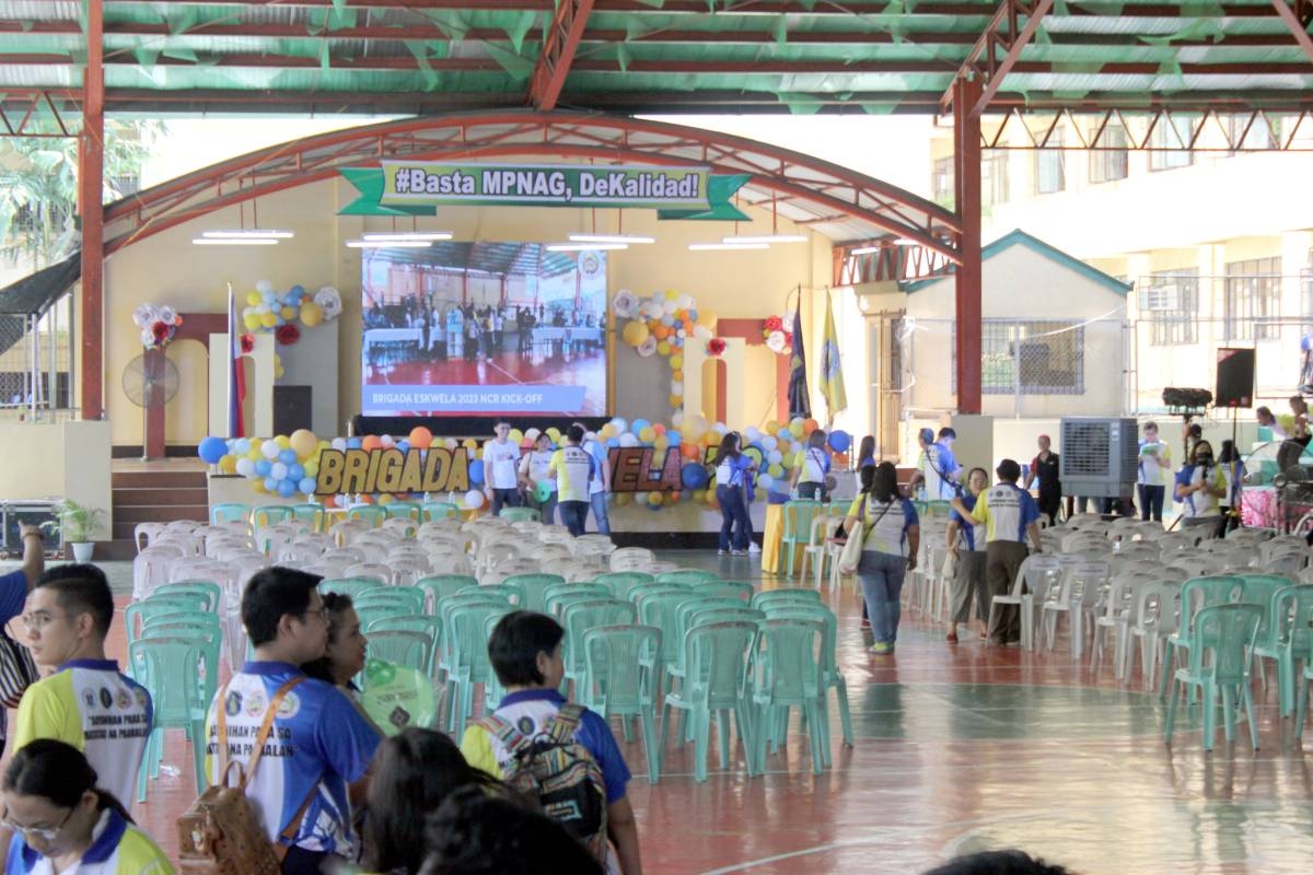 Public school prep up classrooms ahead of school opening | The Manila Times