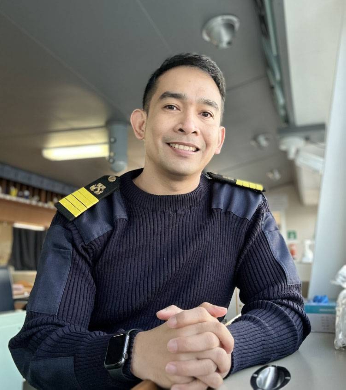 filipino-captain-finds-meaning-in-vlogging-the-manila-times