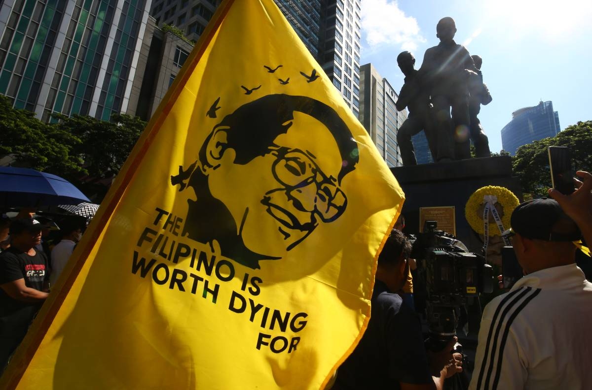 Family and supporters remember Ninoy | The Manila Times