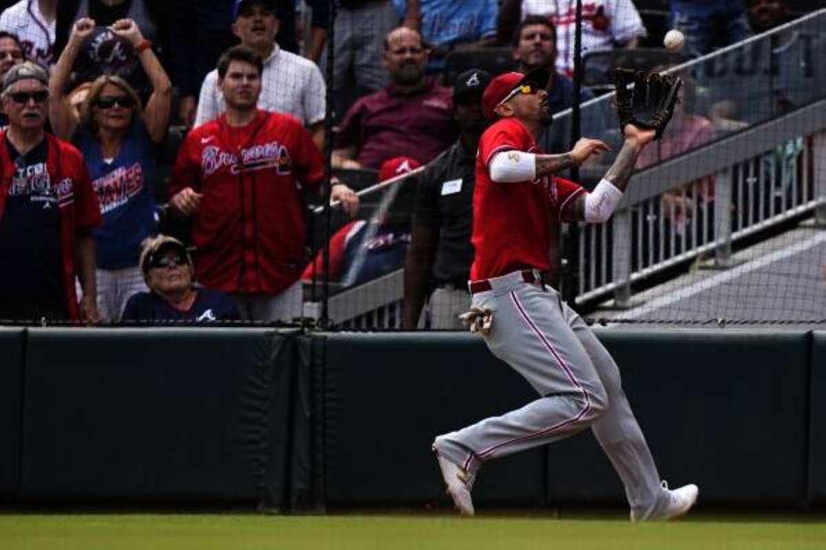 Castellanos hits 2 homers, makes pivotal throw for an out, as Phillies beat  Braves 6-5 in 10 - The San Diego Union-Tribune