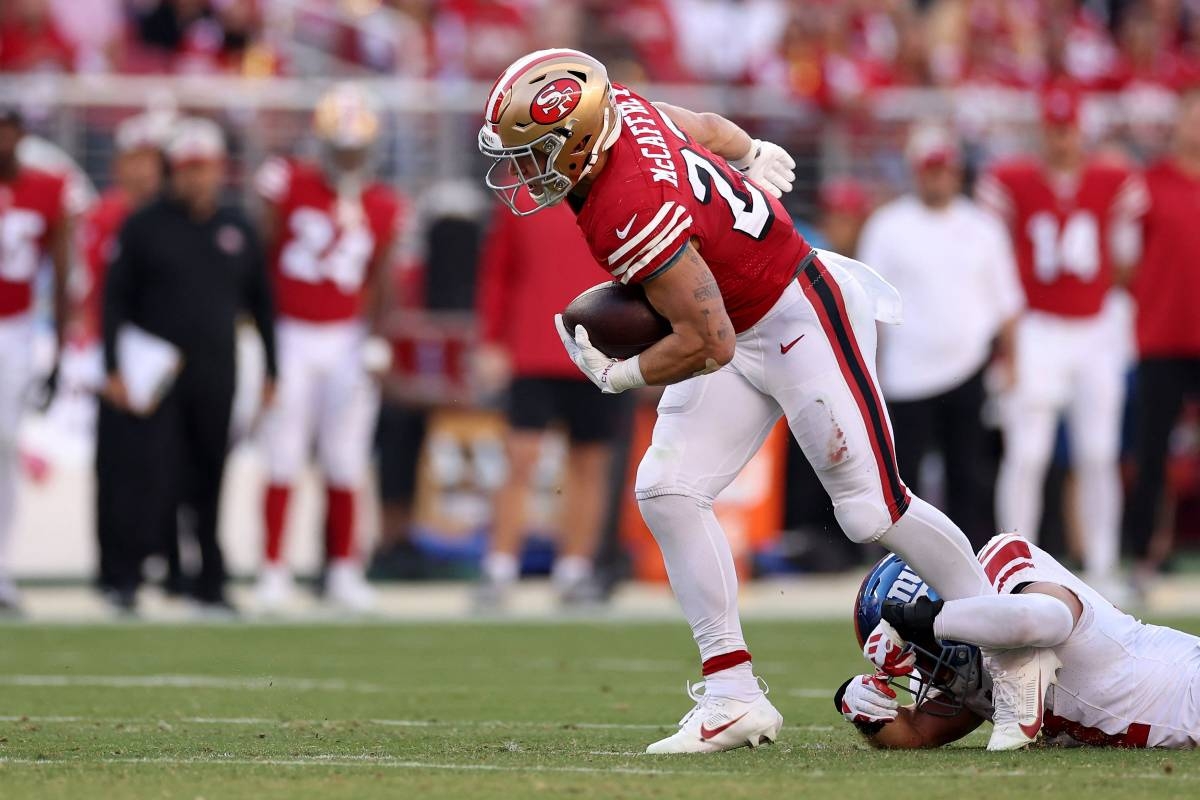 49ers hold off Giants to stay unbeaten