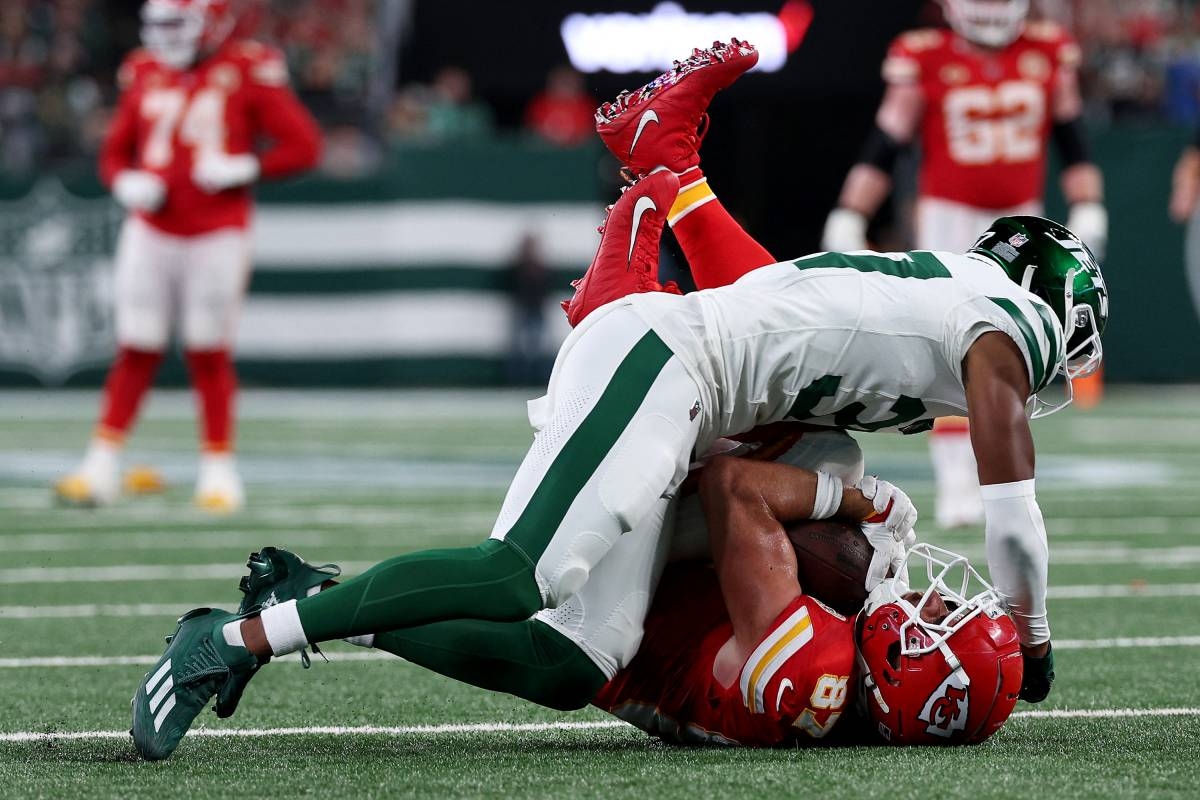 Taylor Swift watches Travis Kelce's Chiefs take on the Jets at MetLife  Stadium