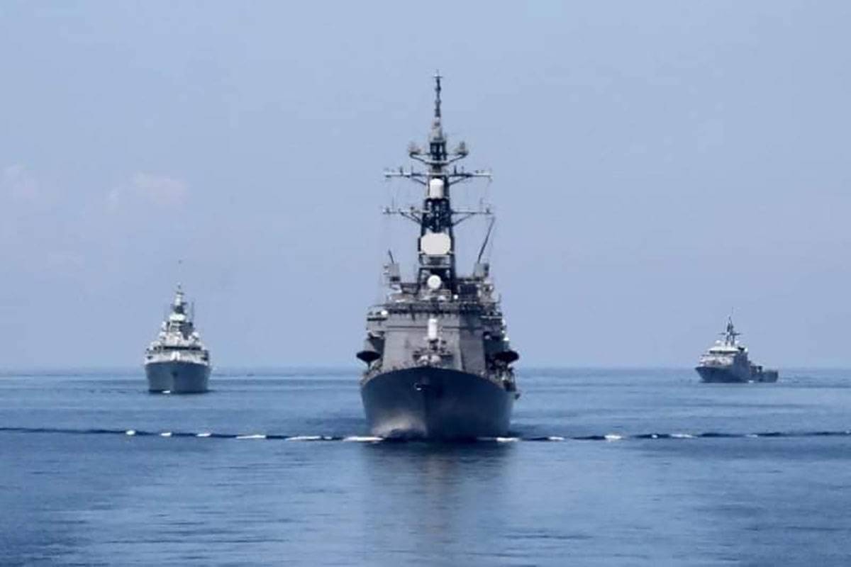 Philippine Navy Jose Rizal-class frigate, BRP Antonio Luna FF151 - PF, together with foreign #Navy counterparts carried out Division Tactics (DIVTACS) and Publication Exercise (PUBEX) among others during the first day of Exercise Samasama 2023 Sea Phase in the Naval Forces Southern Luzon area of operations. Photo from Philippine Navy