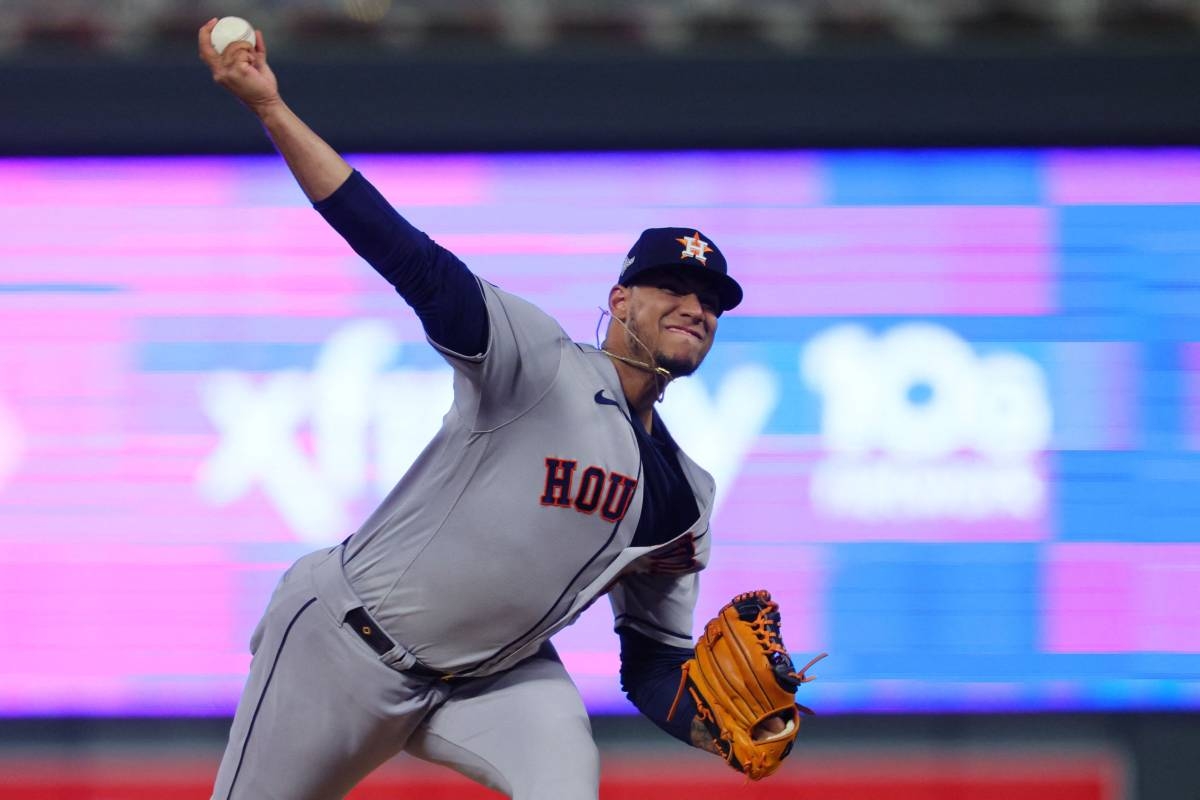 Yordan Alvarez's towering homer powers Astros to second World