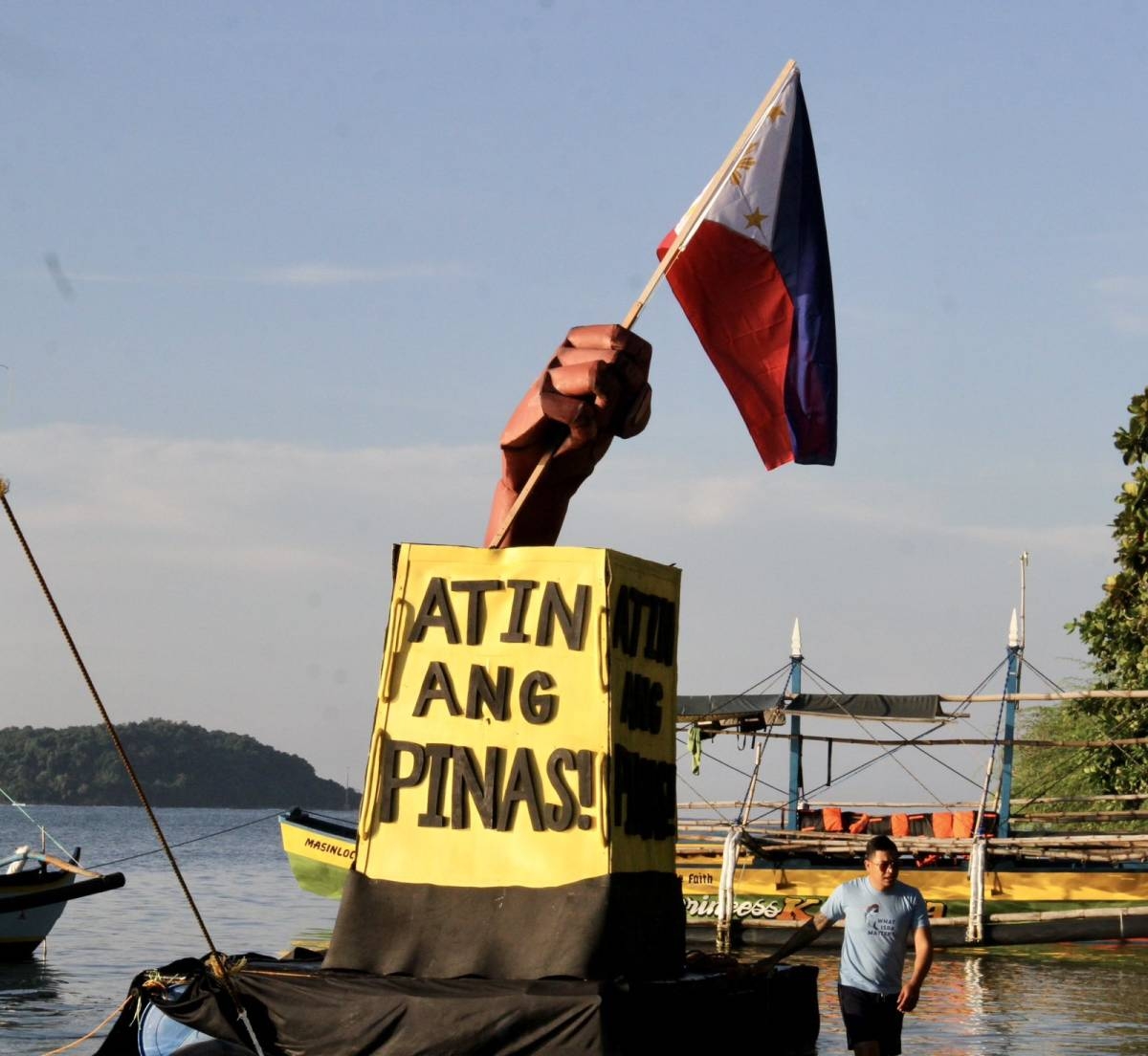 Angry fishermen | The Manila Times