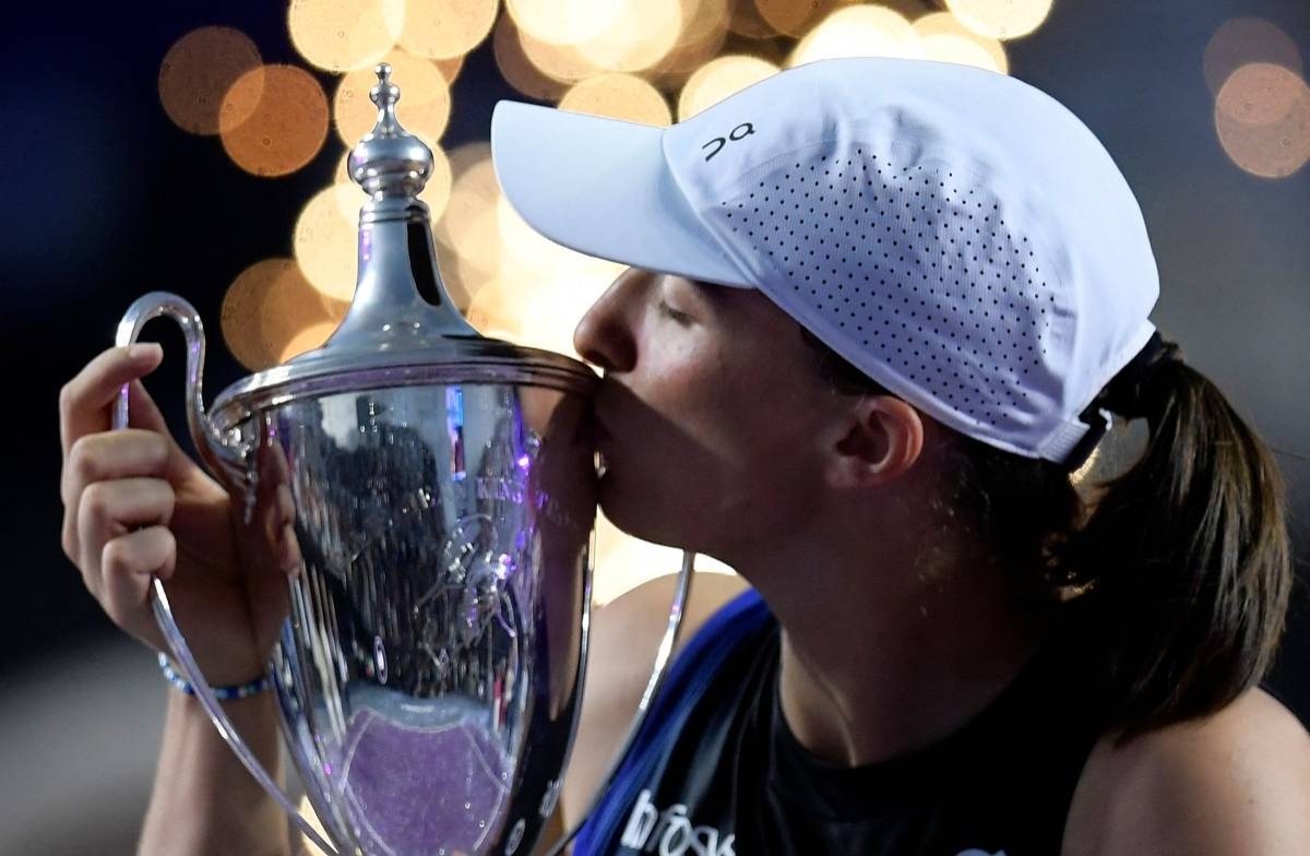 Swiatek Tops WTA Finals, Reclaims No.1 Ranking | The Manila Times