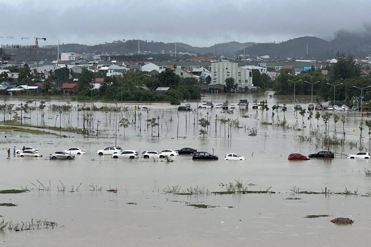 Floods Submerge Thousands Of Homes In Vietnam The Manila Times