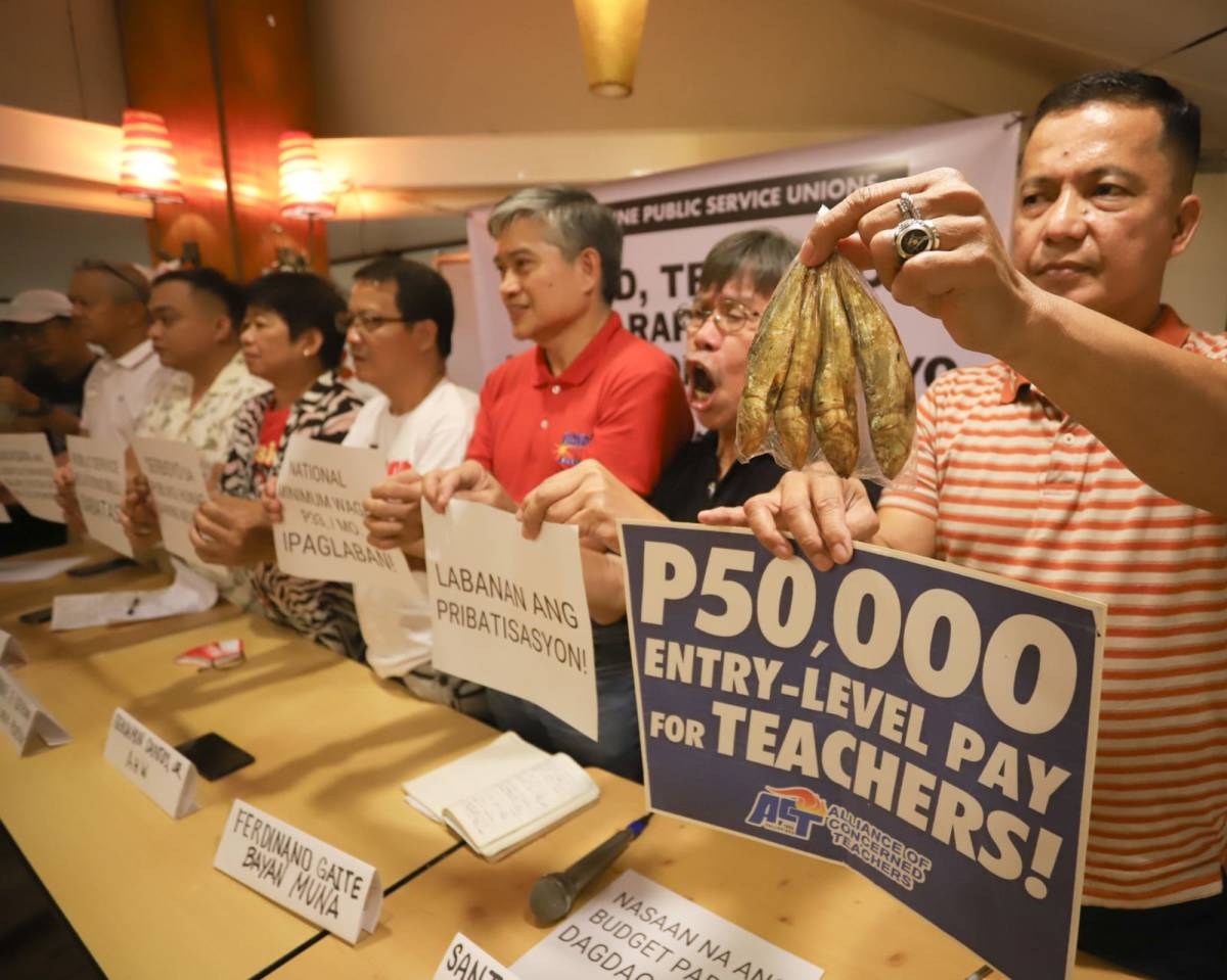 Wage Hike For Govt Workers | The Manila Times