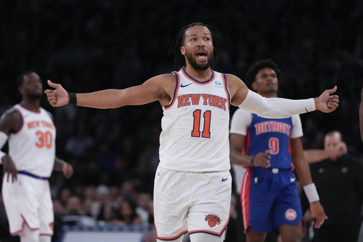 SPREAD MY WINGS New York’s Jalen Brunson reacts during the first half of an NBA basketball game against Detroit, Thursday, Nov. 30, 2023, in New York. PHOTO BY SETH WENIG/AP