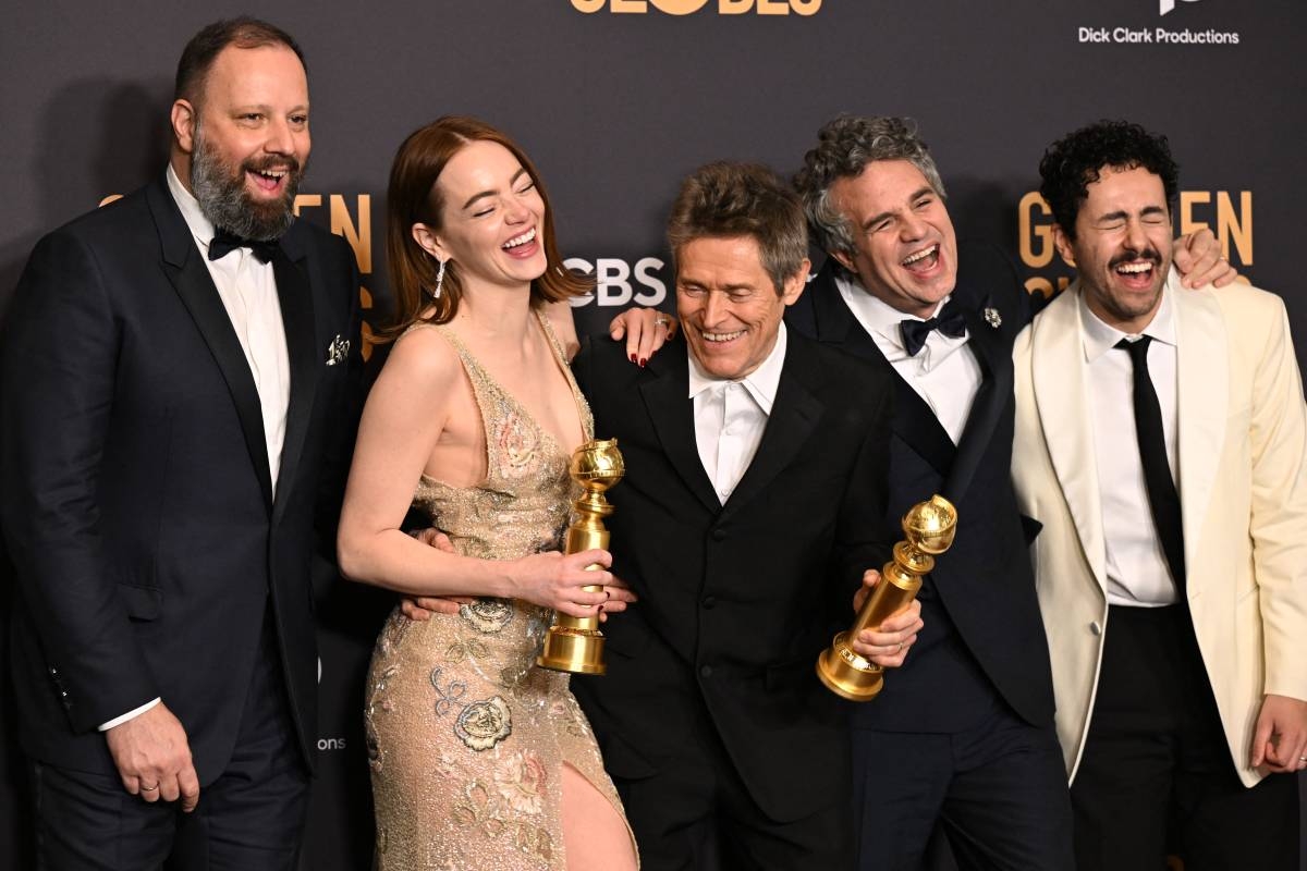 'Oppenheimer' tops Golden Globes on bittersweet night for 'Barbie