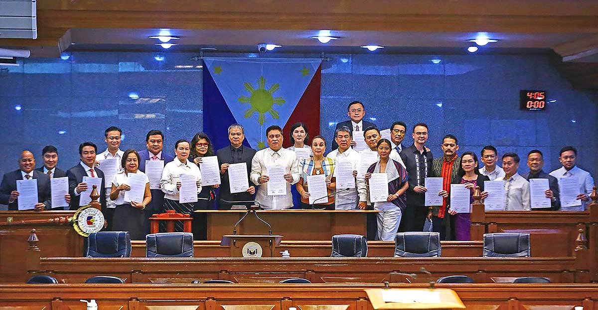 Joint resolution on Charter change dead in Senate | The Manila Times