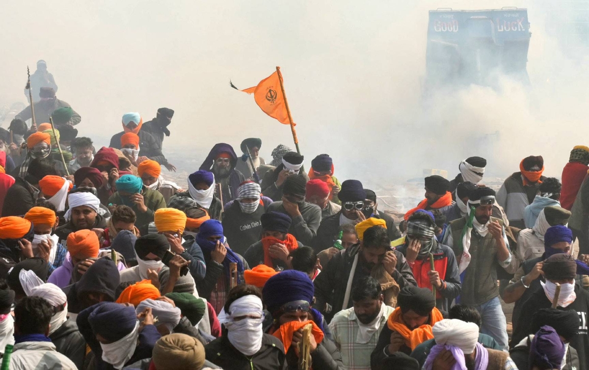 India halts farmers’ march with smoke bombs and drones