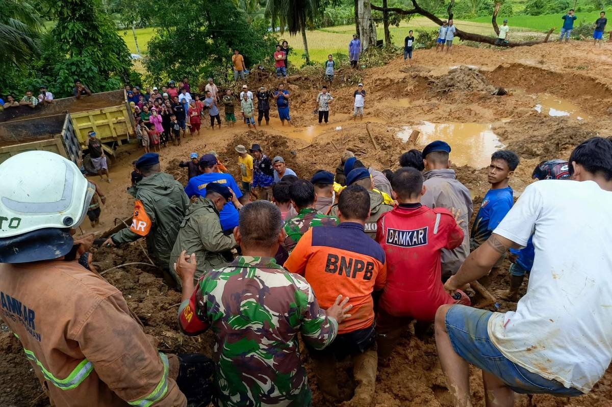 21 Dead In Indonesia Flash Floods, Landslides | The Manila Times