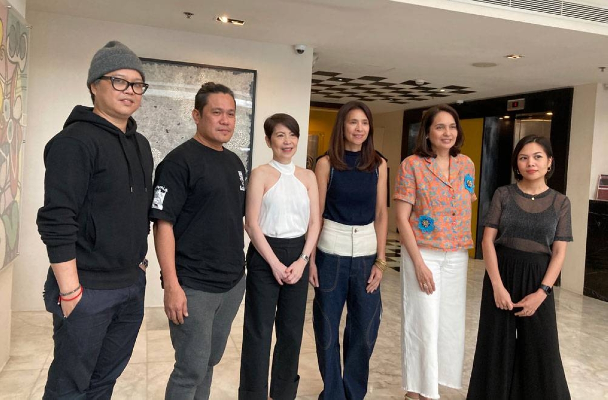 TALENT OVERLOAD Special artists join ‘Art in the Park’ this year (from left) abstractionist Clarence Chun, contemporary artist Demi Padua and young female artist Pepe Delfin (extreme right) with organizers Rhona Macasaet (3rd from left), Trickie Lopa (4th from left) and Lisa Periquet. CONTRIBUTED PHOTOS