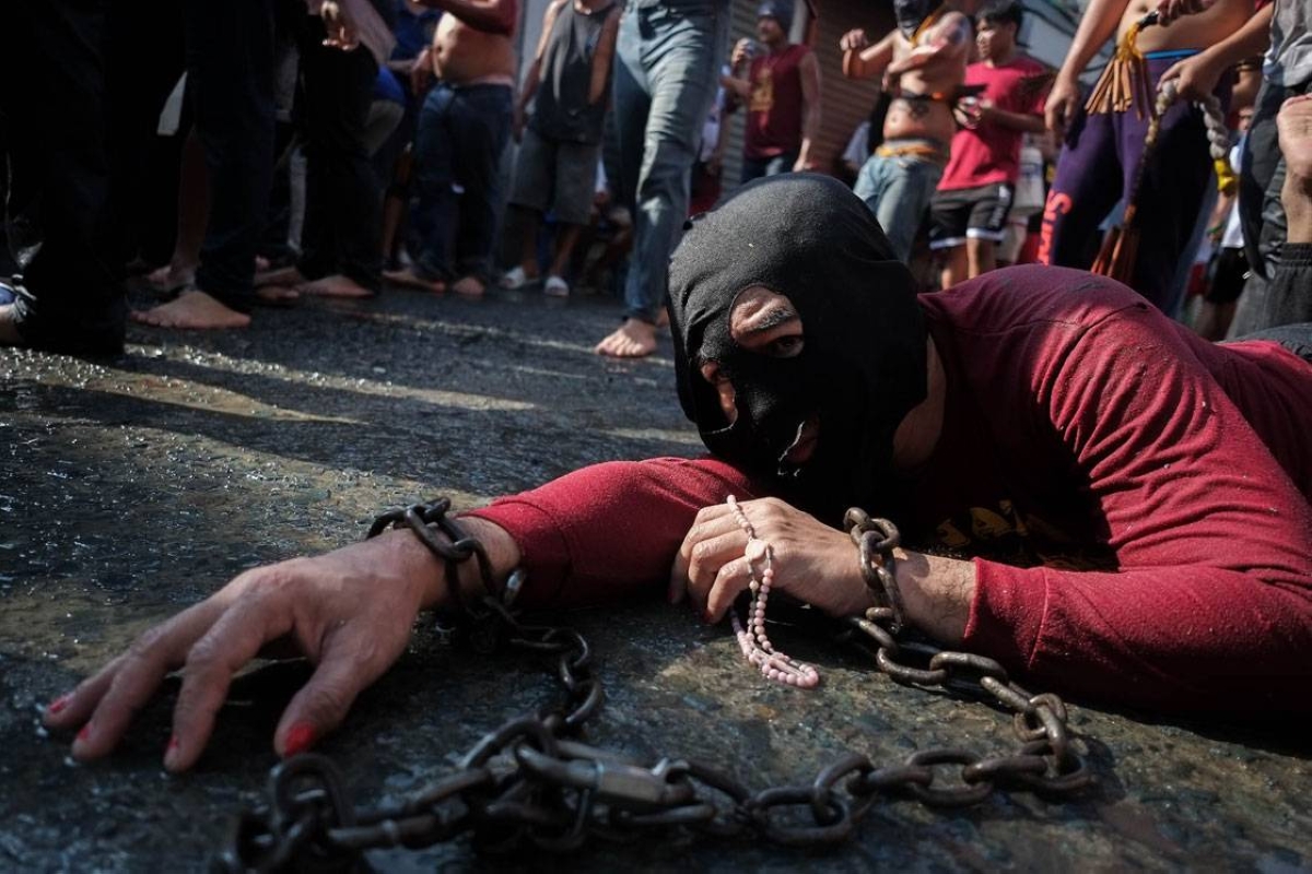 CRAWLING FOR CHRIST The Manila Times   322430 