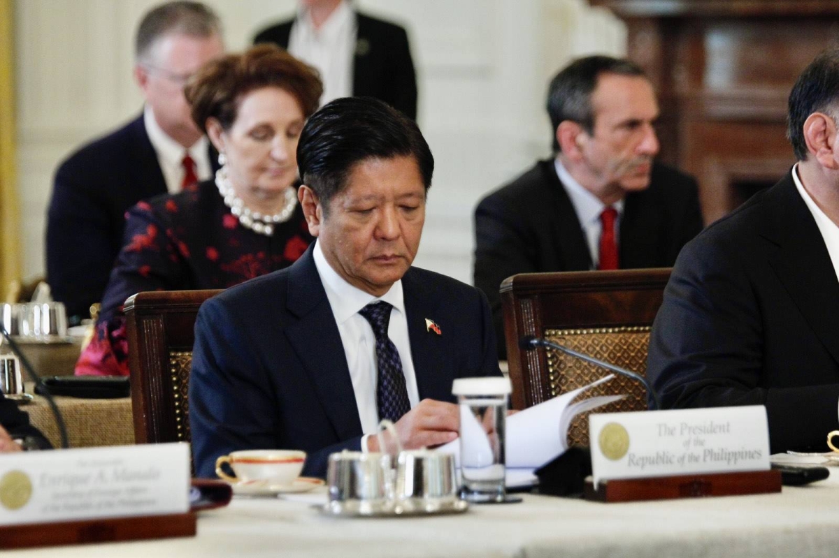 WALKING TALL US President Joe Biden arrives for a trilateral meeting with Japanese Prime Minister Fumio Kishida (right) and Filipino President Ferdinand Marcos Jr.
(left) at the White House on Thursday, April 11, 2024, in Washington, D.C. (local time). Leaders from the three nations met in a first-ever trilateral summit in a show of solidarity as China’s assertiveness in the South China Sea has raised tensions in the region. PHOTO BY PCO