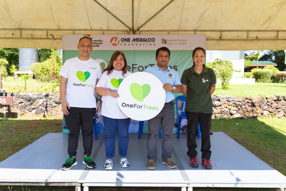 One Meralco Foundation, along with volunteers from the Meralco Internal Audit team, plants 600 trees in Siniloan, Laguna in celebration of Earth Day. Seen in the photo are One Meralco Foundation President Jeffrey Tarayao, Meralco Senior Vice President and Chief Audit Executive Melanie Oteyza, Land Grant Management Office Manager Rey E. Lorida, and Fostering Education & Environment for Development, Inc. Vice President for Operations Diane Penales.