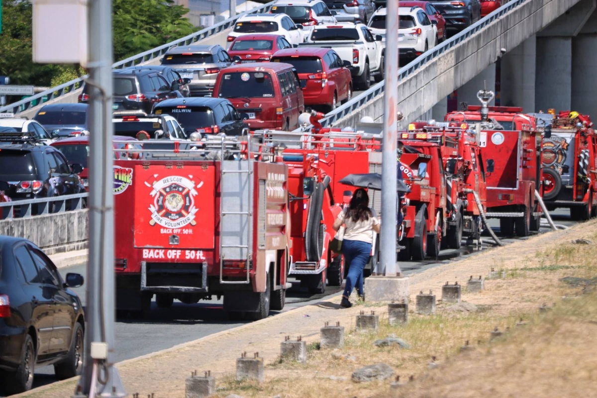 19 vehicles damaged by fire at NAIA 3