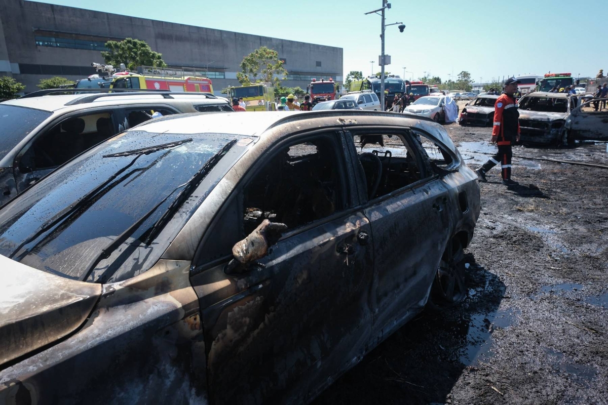 Fire Engulfs Vehicles At NAIA